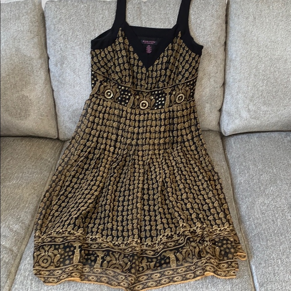 Dress - Picture 2 of 3